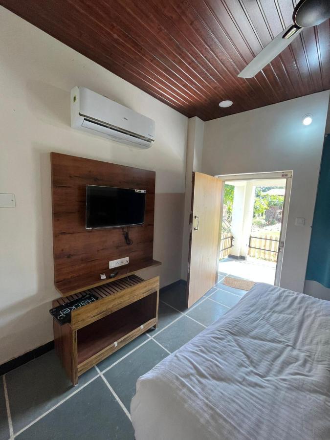 The Offbeat Lounge Hotel Udaipur Exterior photo